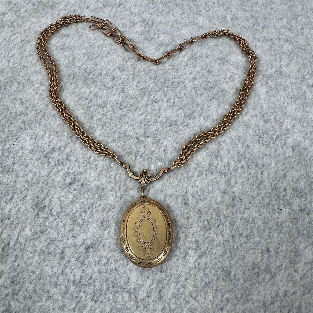 Vintage Womens Gold Toned Oval Photo Locket Necklace Double Chain Toggle Clasp